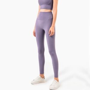 NWT originally $508 purple Lenox workout set leggings and bra size small!